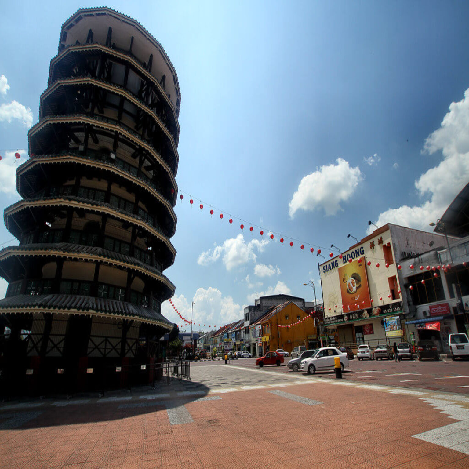 TELUK INTAN: A SMALL TEUTONIC TOWN IN MALAYS - Feet Beyond Roads